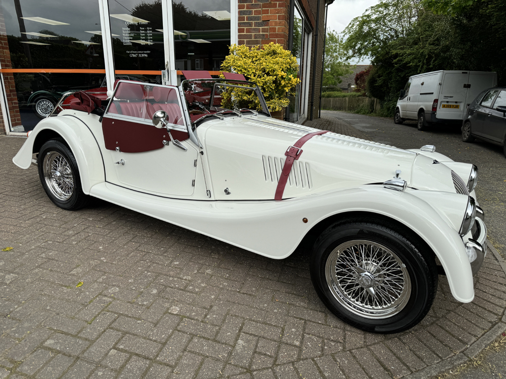 2016morganplus4-white1
